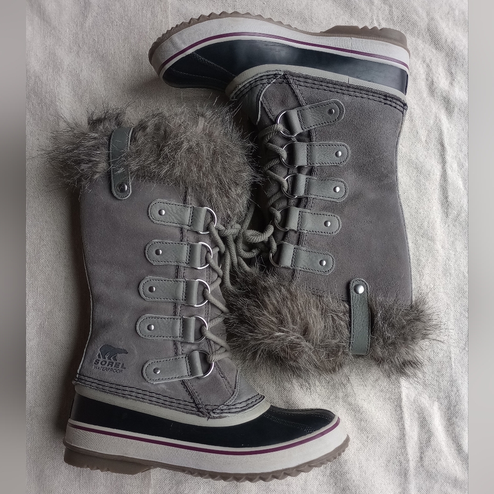 SOREL "Joan Of Arctic" Charcoal Fur-Trimmed Lace-Up Boots Size 6